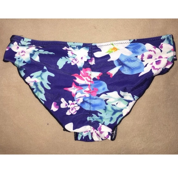 Cross bathing suit - Picture 5 of 5